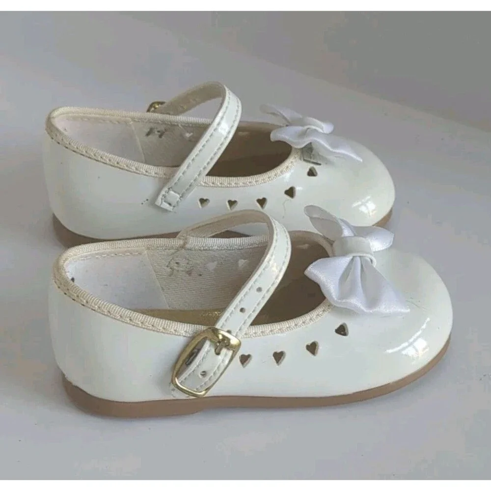 Small Steps Baby Girls  Sz 3 Ivory Patent Leather Mary Jane Bow Shoes Heart USA